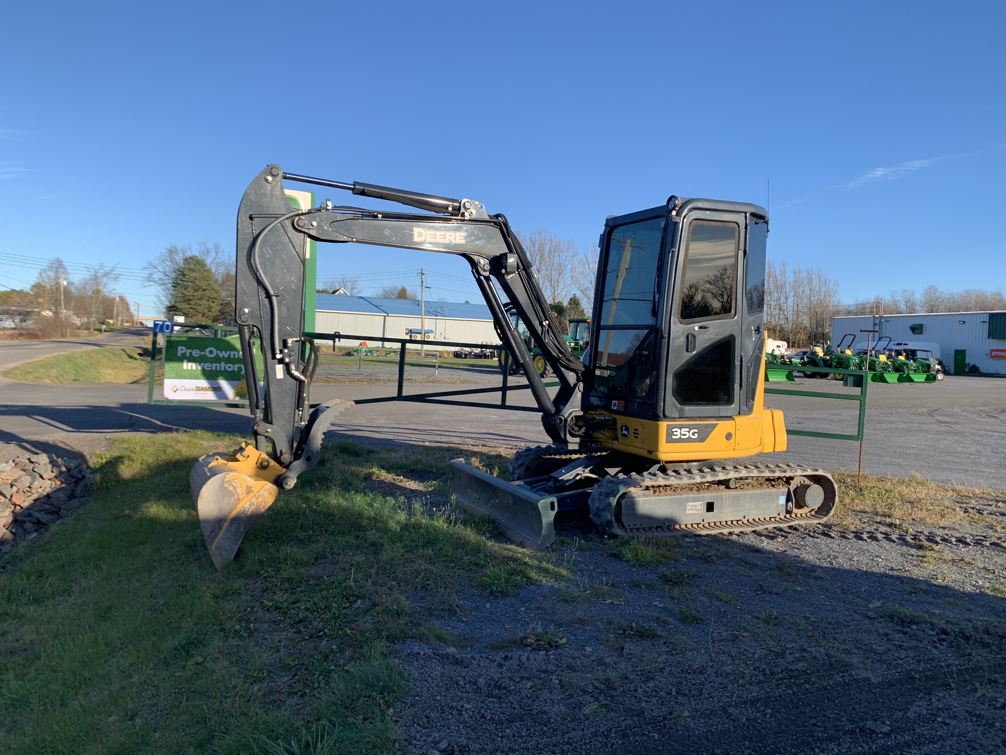 2022 John Deere 35G Image 1