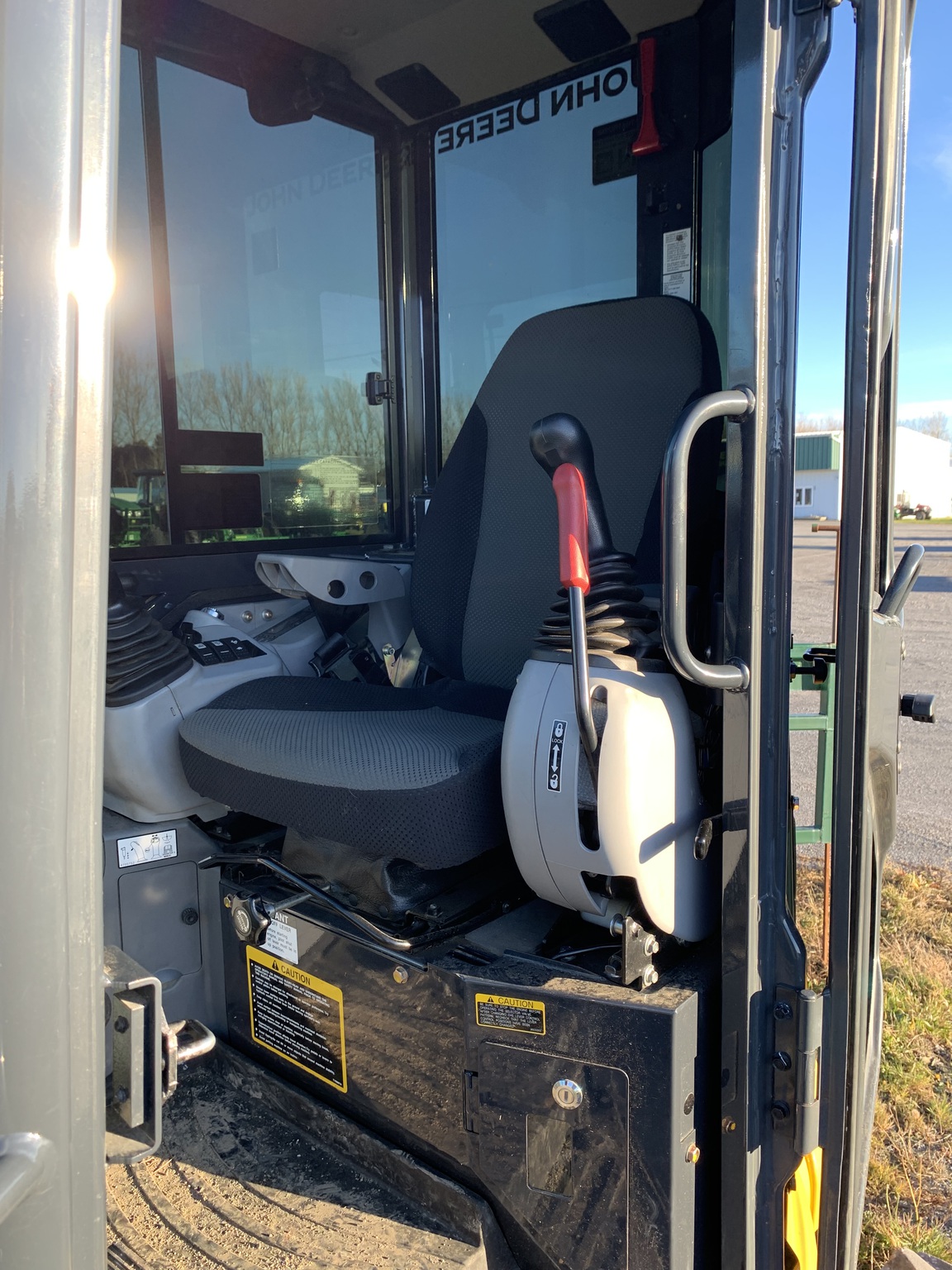 2022 John Deere 35G Image 5