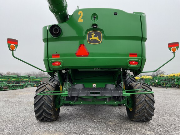 Photo of 2023 John Deere S780