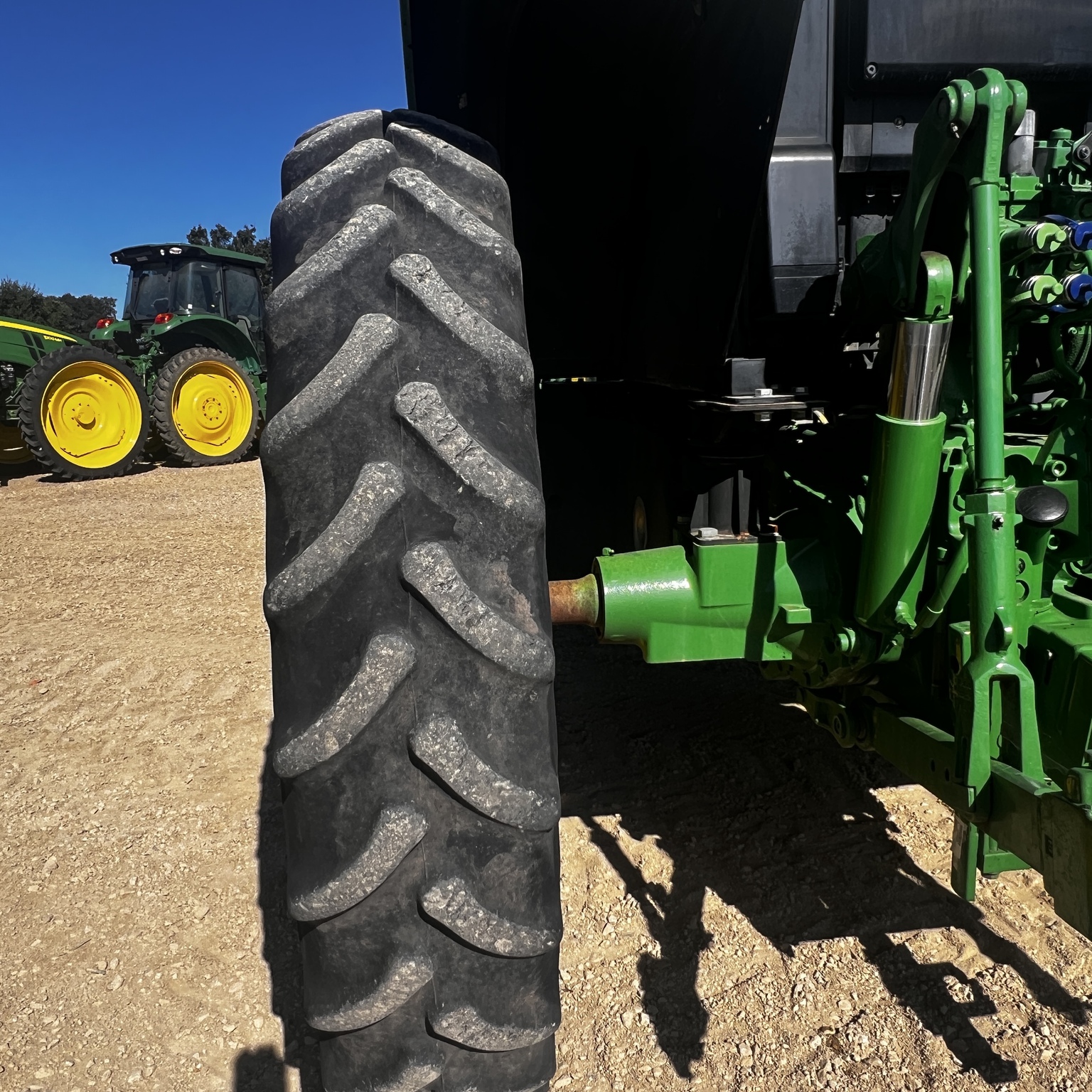 2018 John Deere 6130M Image 9