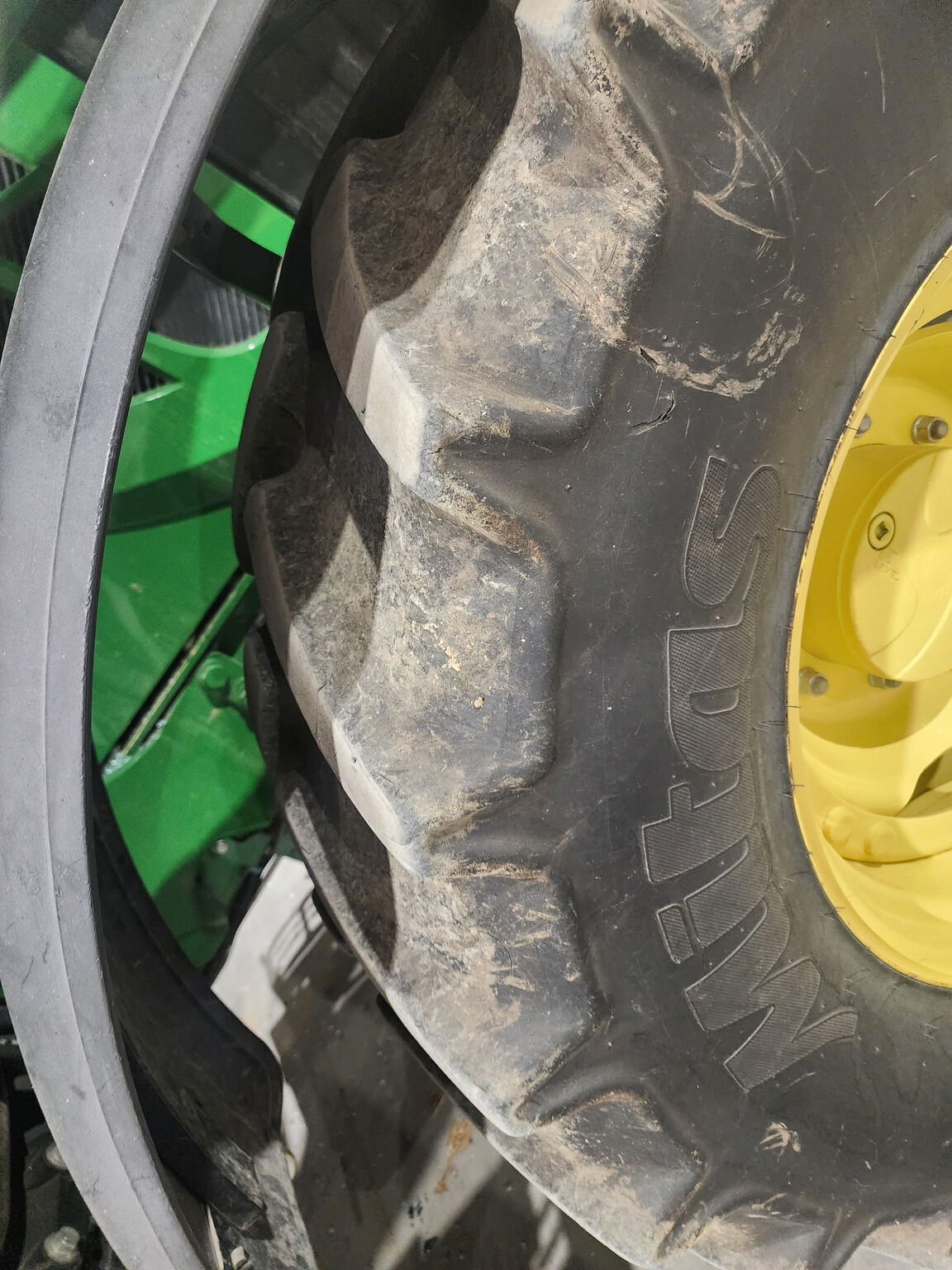 2020 John Deere 6110M Image 2