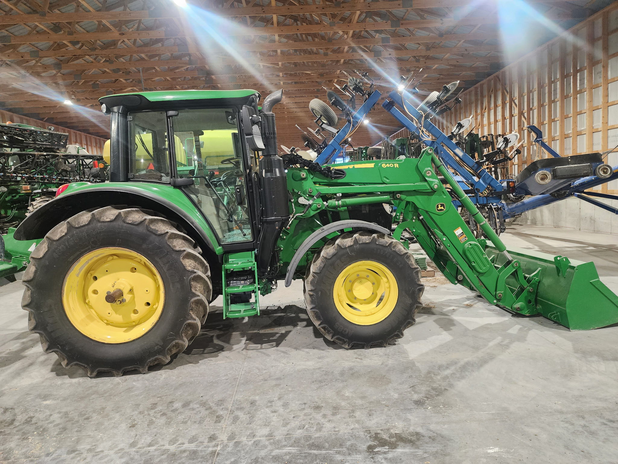 2020 John Deere 6110M Image 1