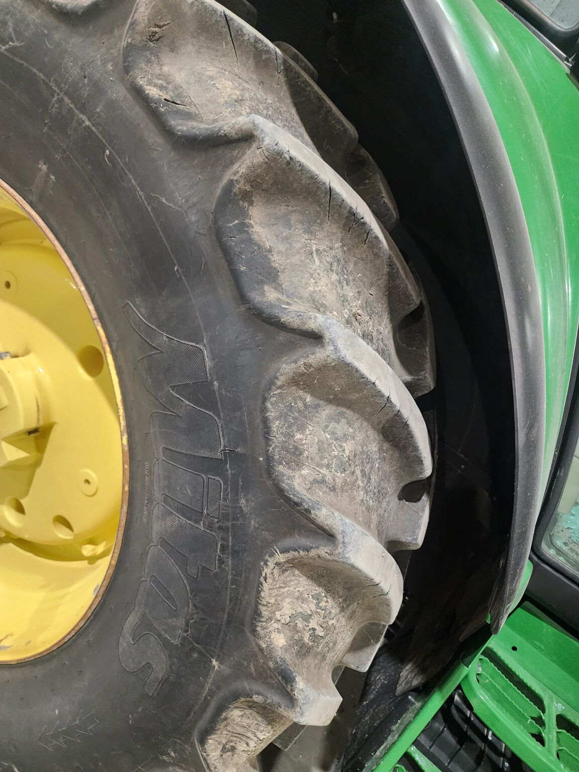 2020 John Deere 6110M Image 4