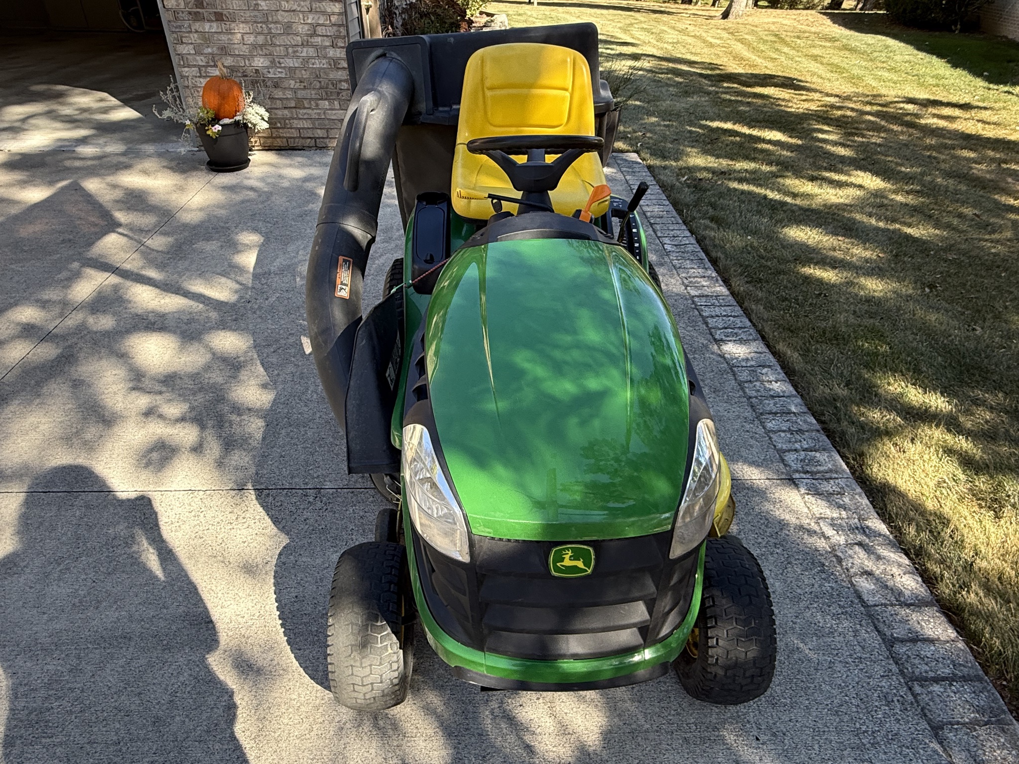 2011 John Deere D120 Image 4