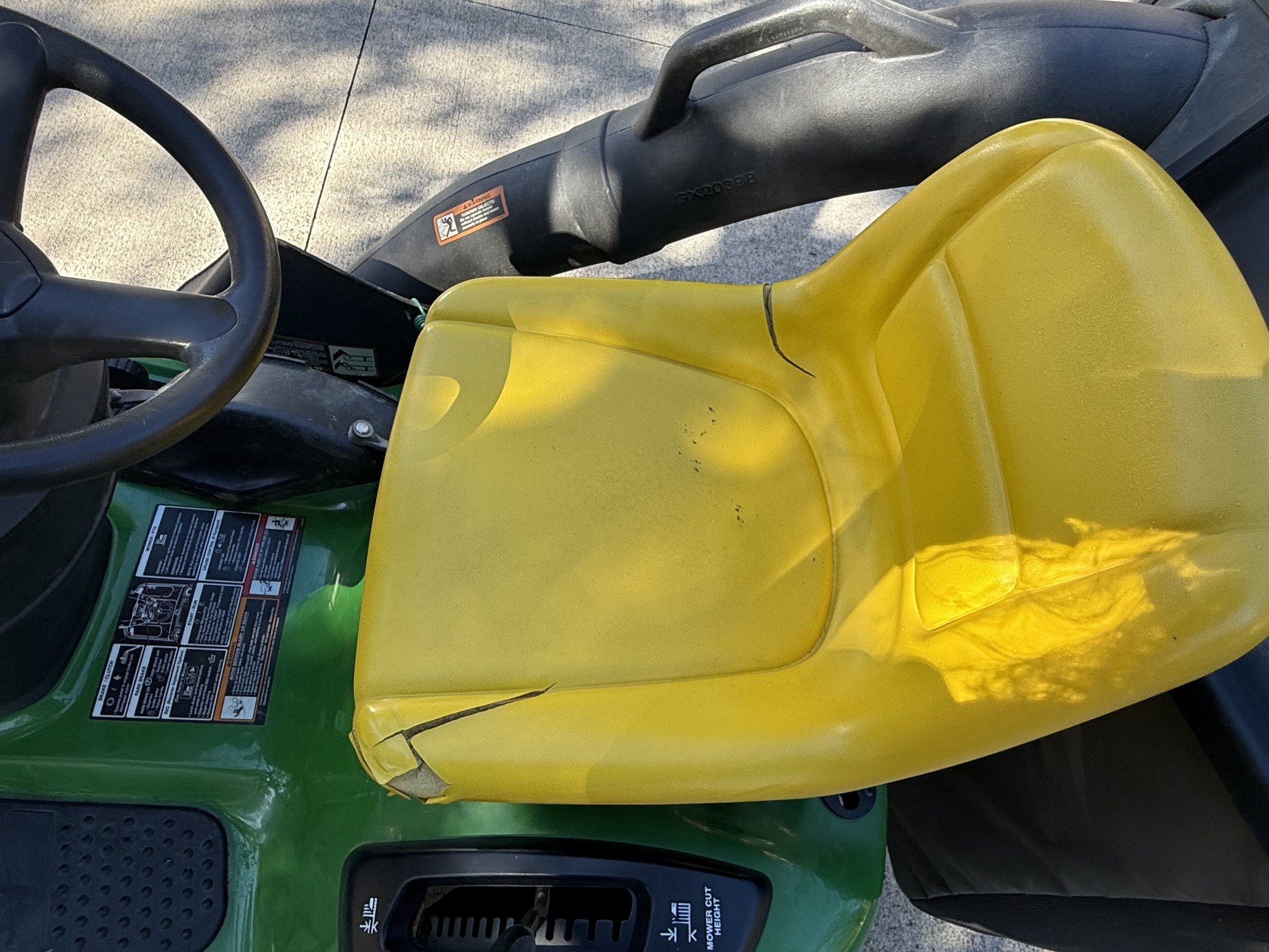 2011 John Deere D120 Image 9