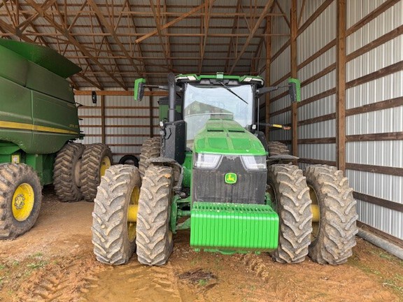 Photo of 2021 John Deere 8R 310