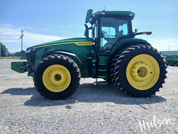 Photo of 2021 John Deere 8R 310