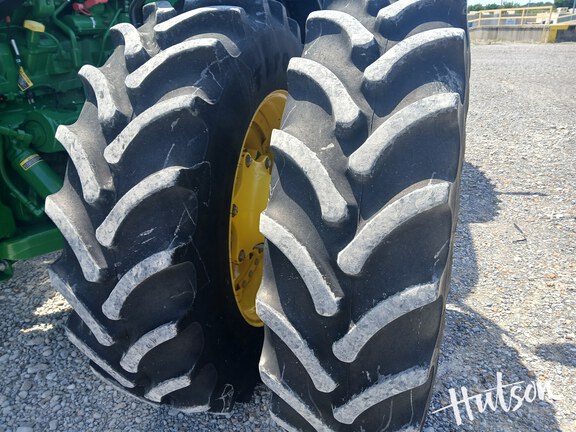 Photo of 2021 John Deere 8R 310