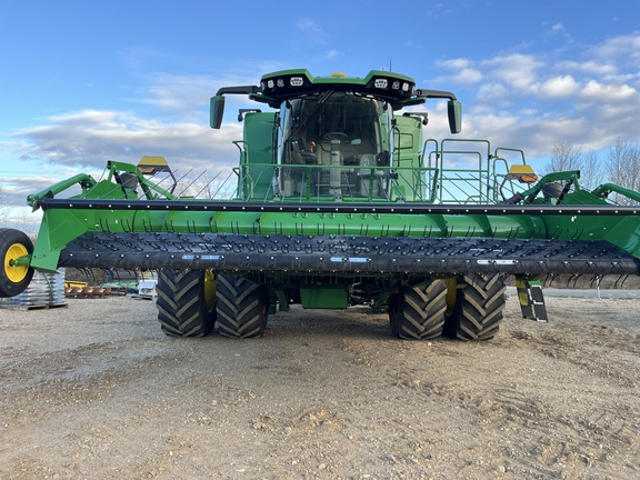 Used 2025 John Deere X9 1100 Combines at Horizon Ag & Turf in High Prairie, AB - Photo4