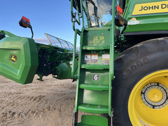 Used 2025 John Deere X9 1100 Combines at Horizon Ag & Turf in High Prairie, AB - Photo7