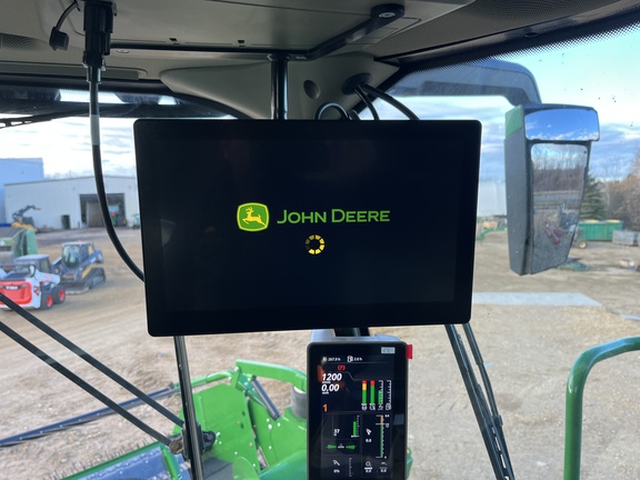 Used 2025 John Deere X9 1100 Combines at Horizon Ag & Turf in High Prairie, AB - Photo31