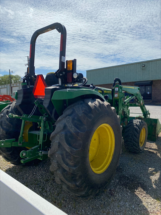 2024 John Deere 4052M