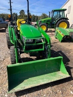 2022 John Deere 3032E Photo 2