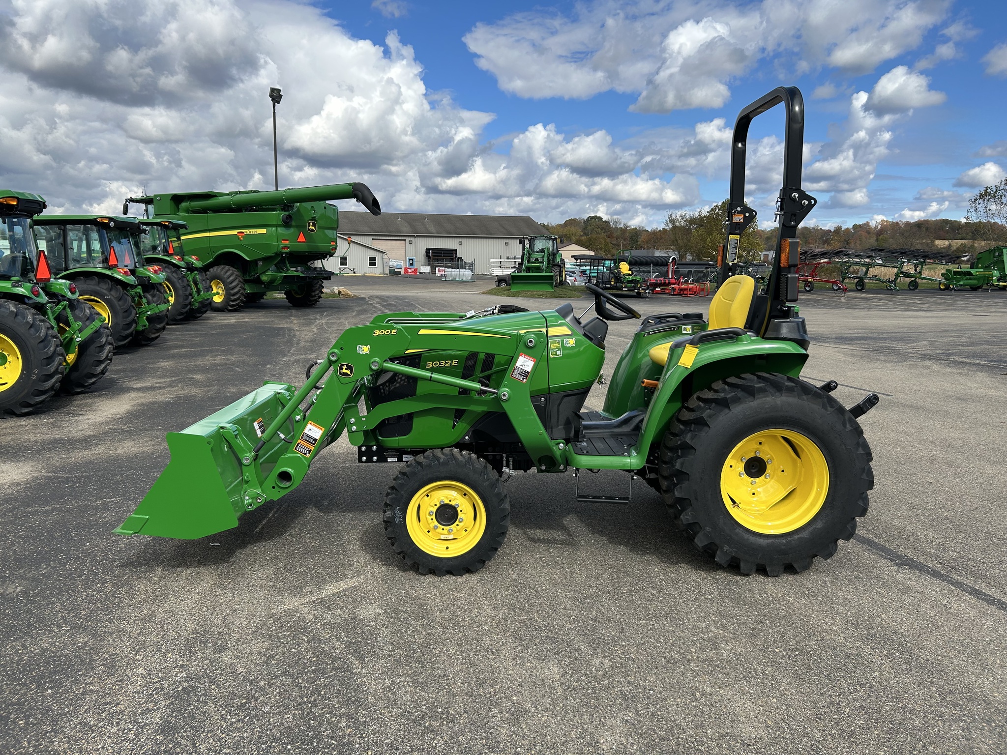 2025 John Deere 3032E Image 1