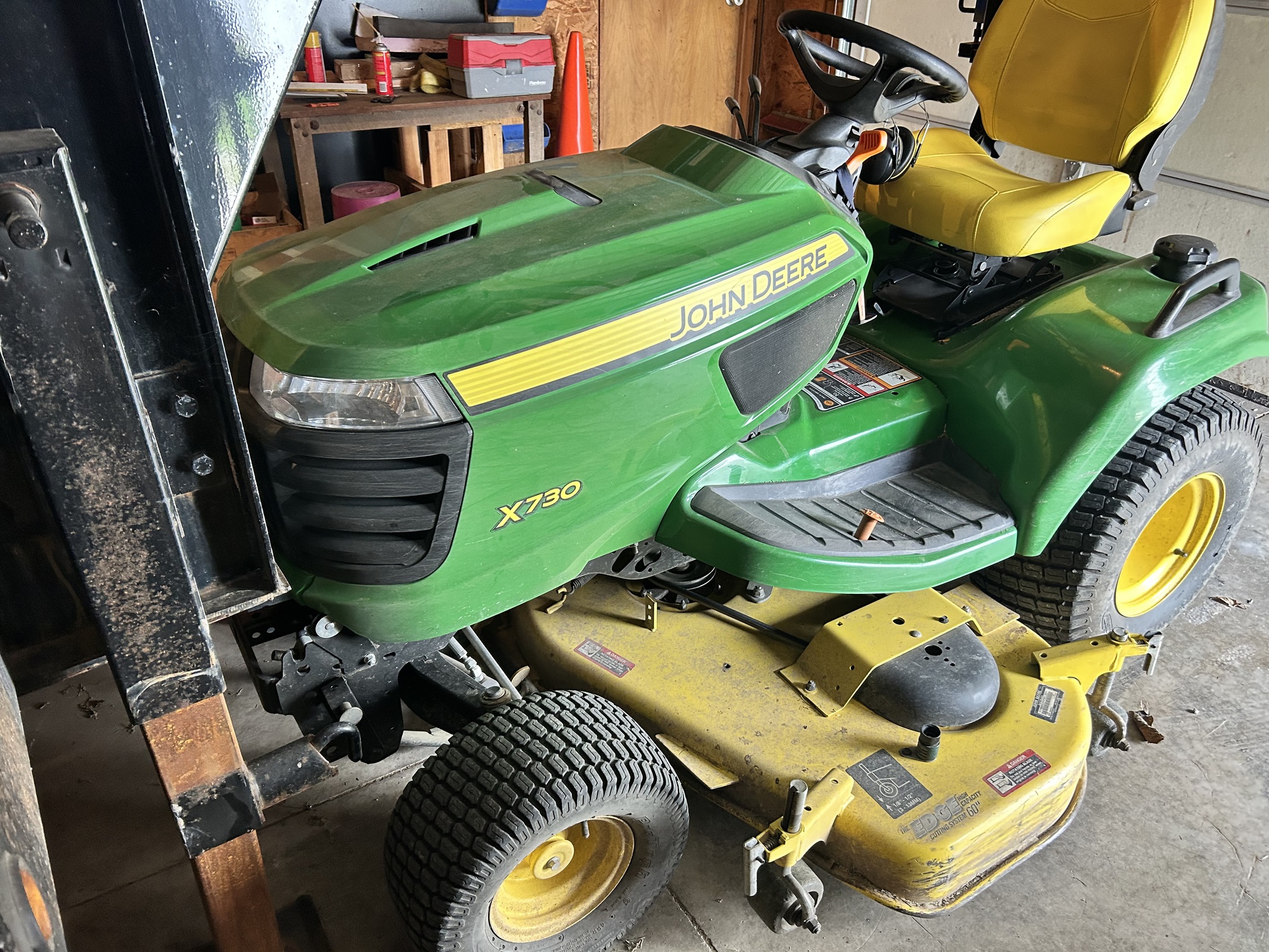 2017 John Deere X730 Image 2