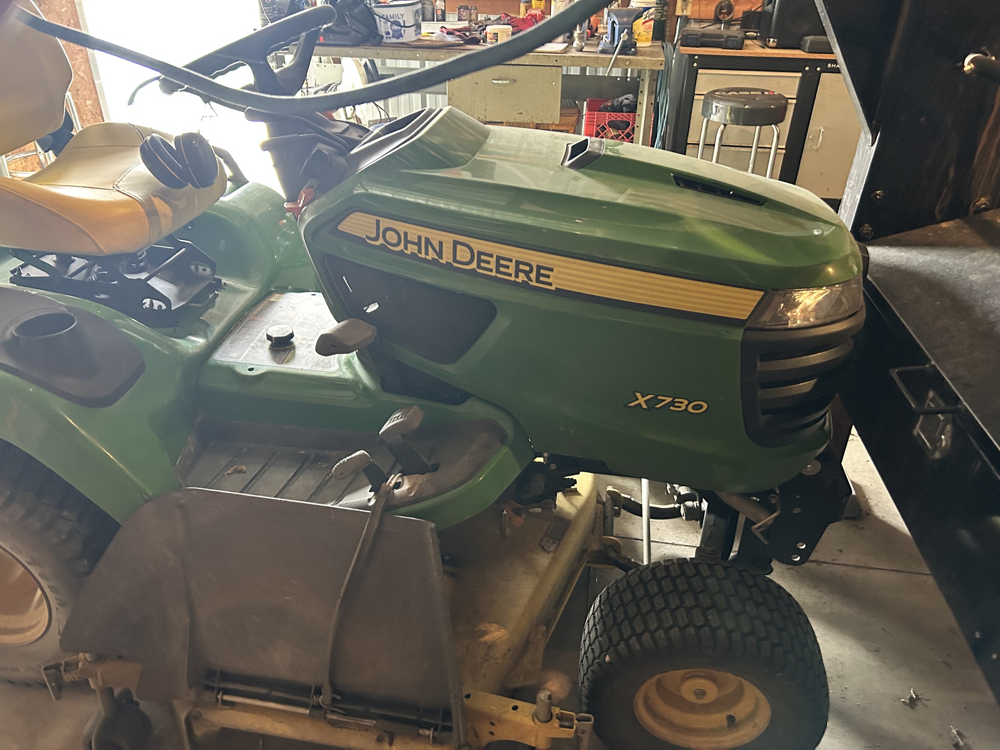 2017 John Deere X730 Image 4