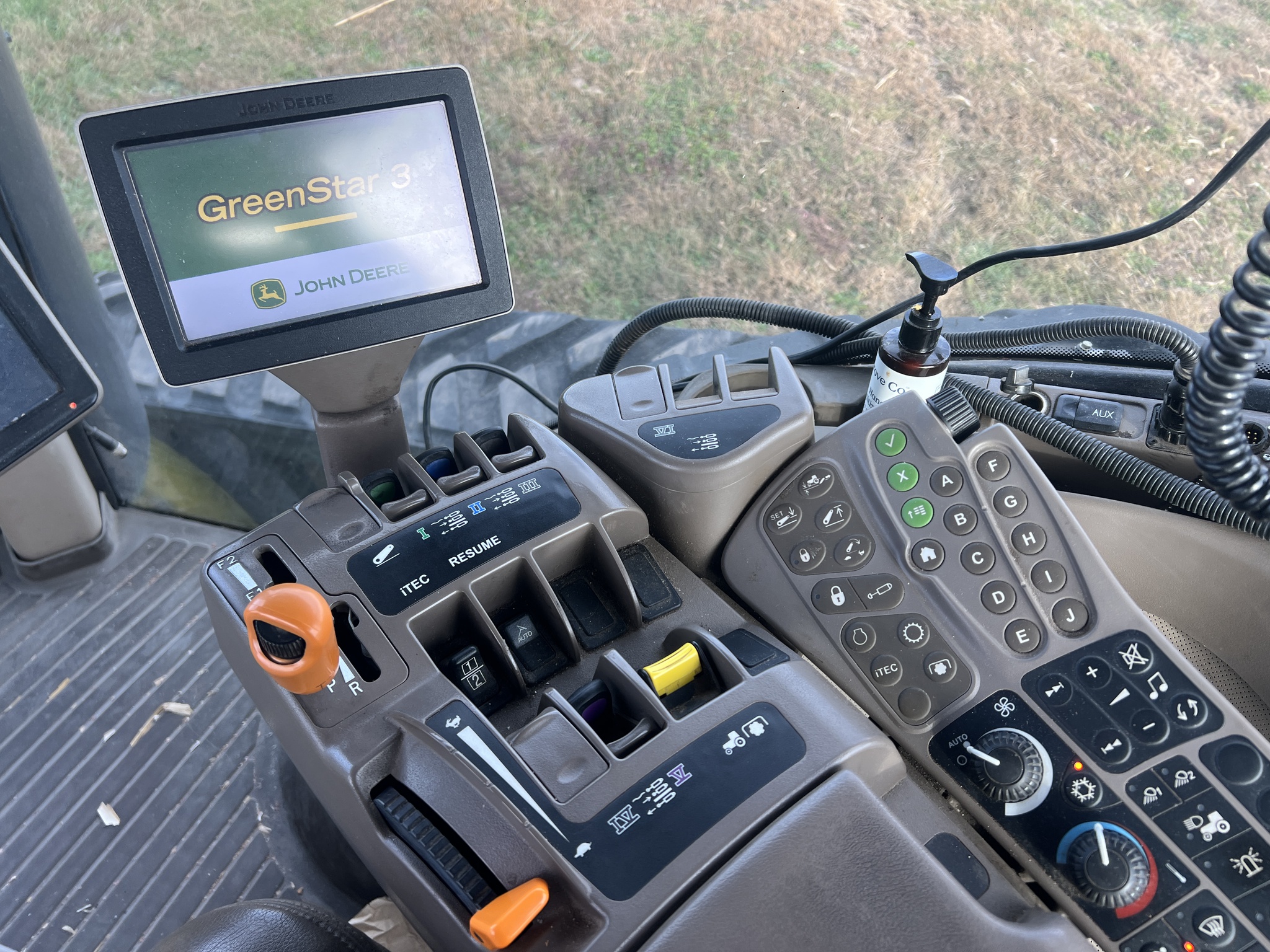 2013 John Deere 8335RT Image 3