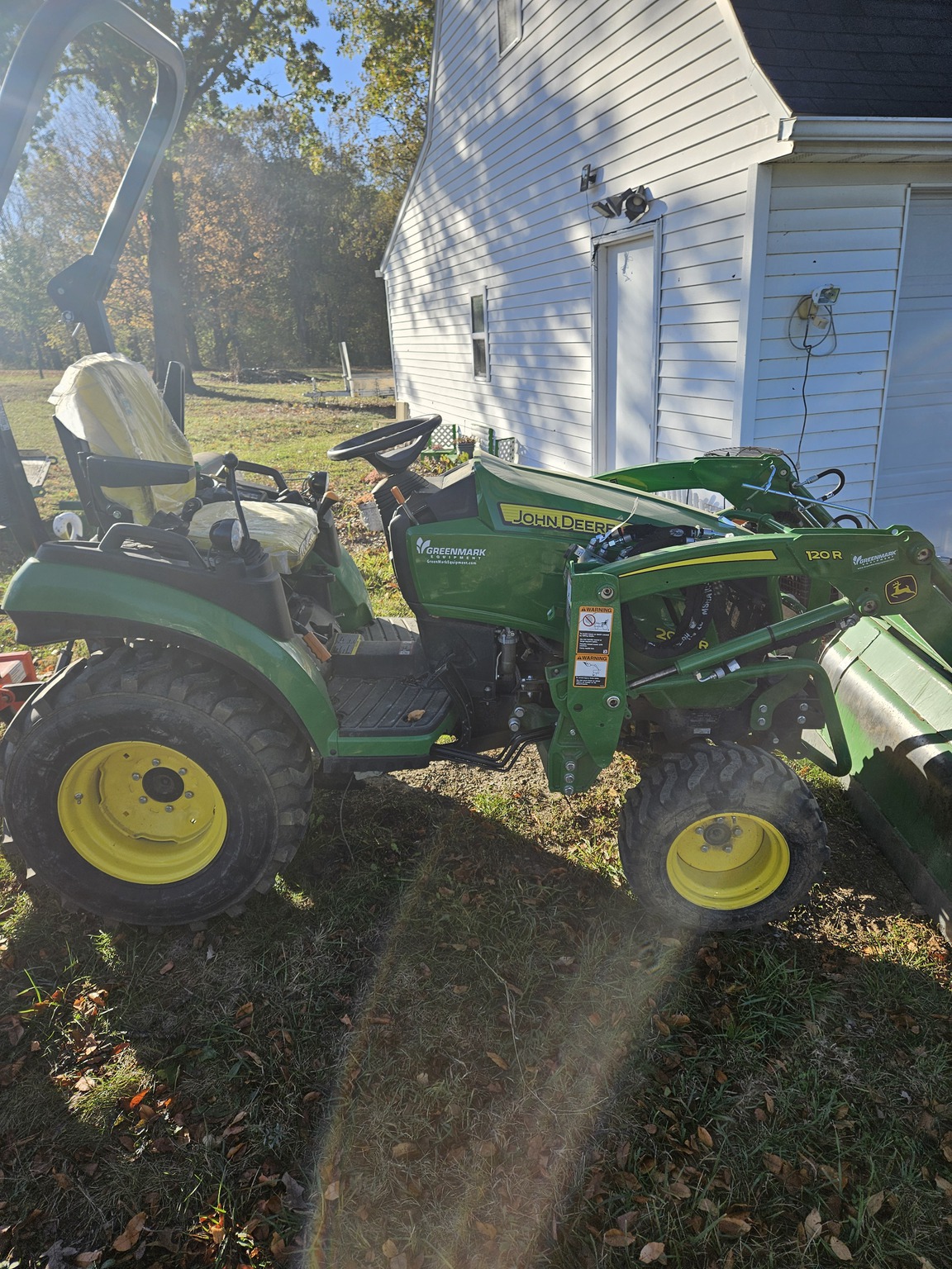 2023 John Deere 2025R Image 4