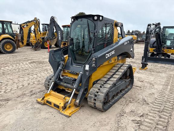 Photo of a 2022 John Deere 331G