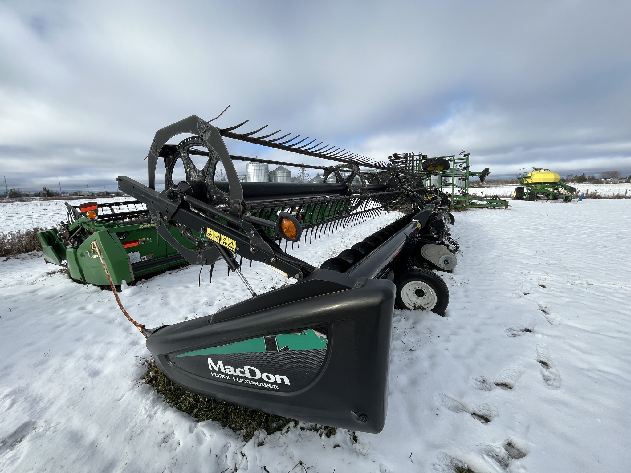 2016 MacDon FD75-40 Image 2