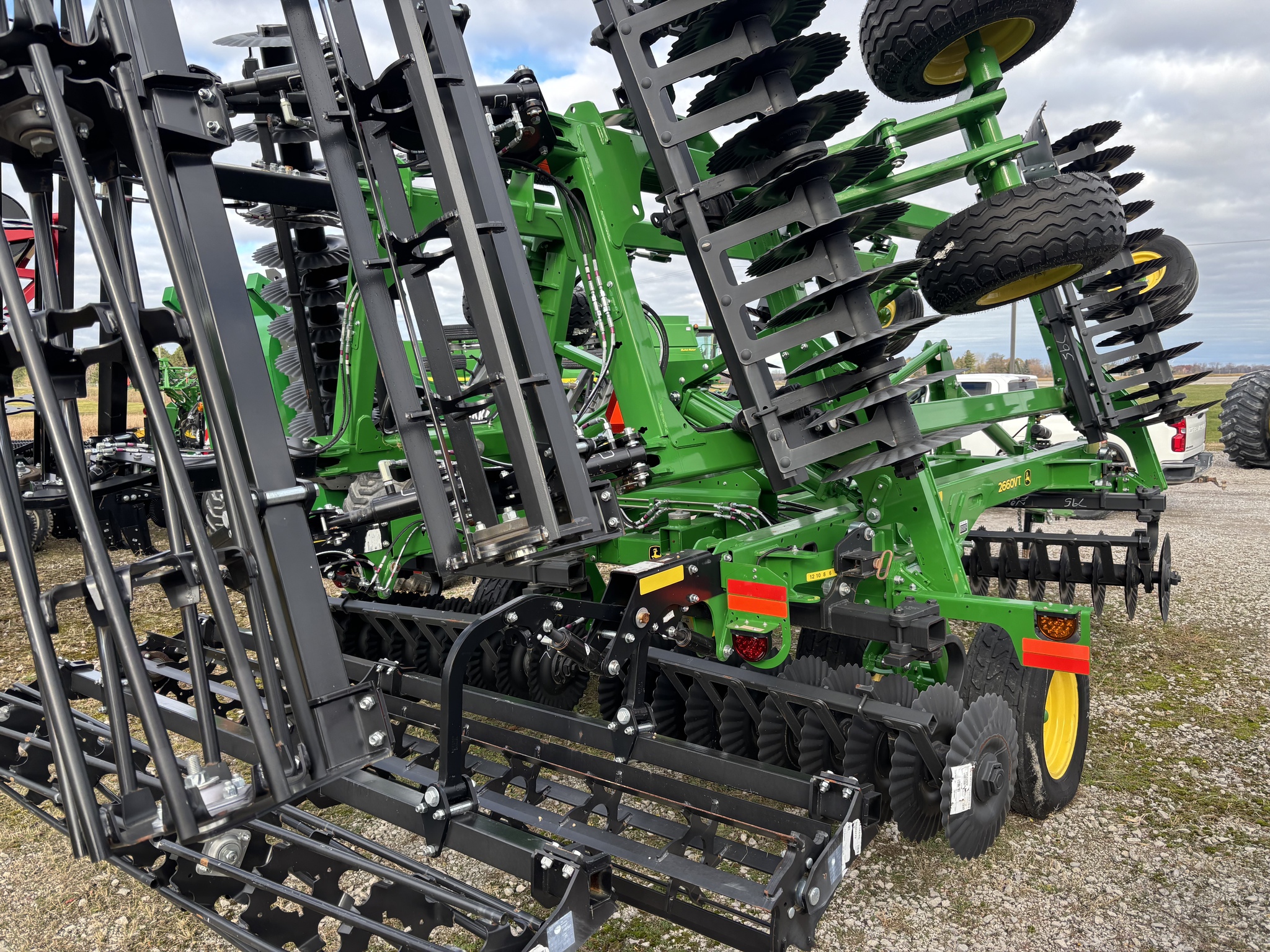 2021 John Deere 2660VT Image 3