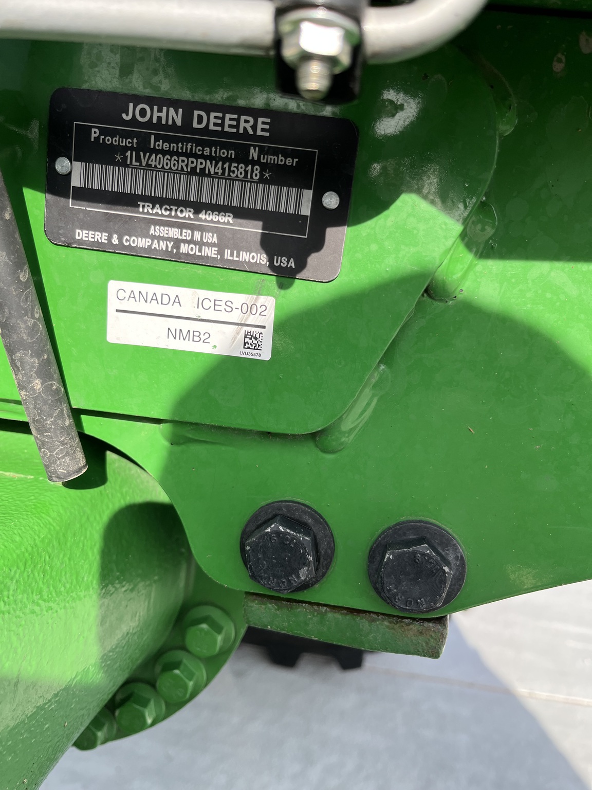 2023 John Deere 4066R Image 9
