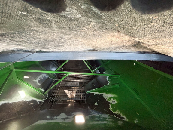 Used 2011 Brent 882 Grain Carts at Koenig Equipment in Anna, OH - Photo21