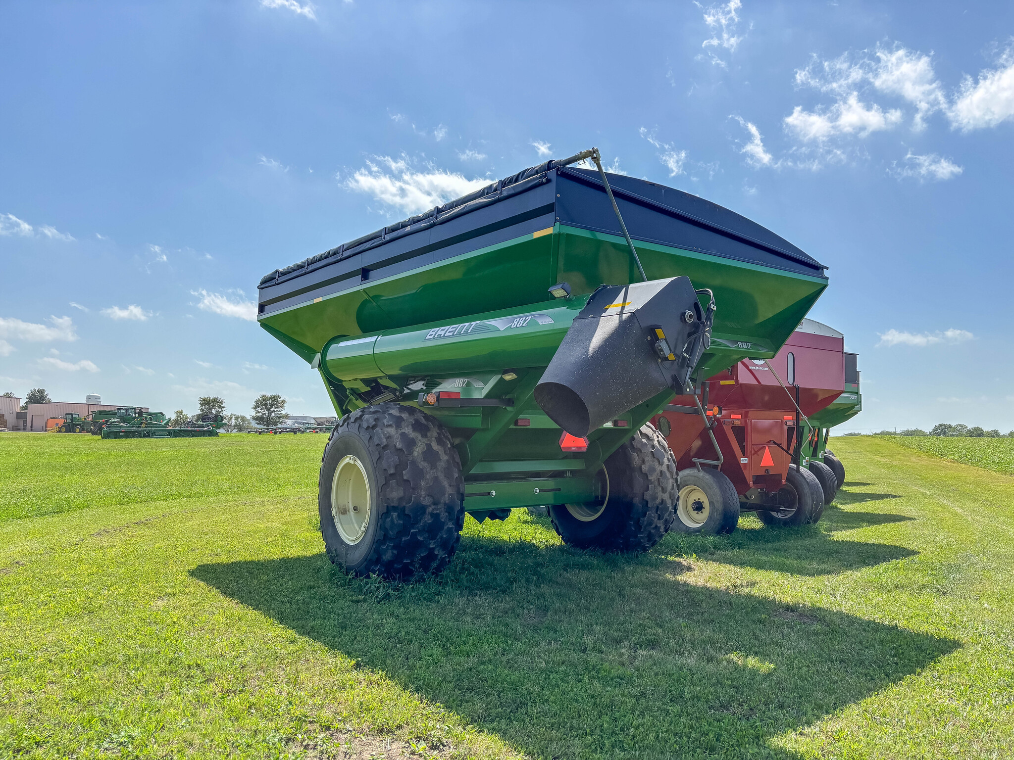 Used 2011 Brent 882 Grain Carts at Koenig Equipment in Anna, OH - PhotoXL2