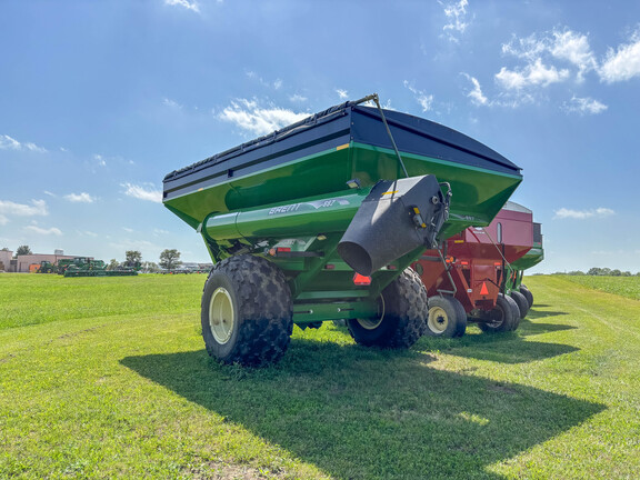 Used 2011 Brent 882 Grain Carts at Koenig Equipment in Anna, OH - Photo2
