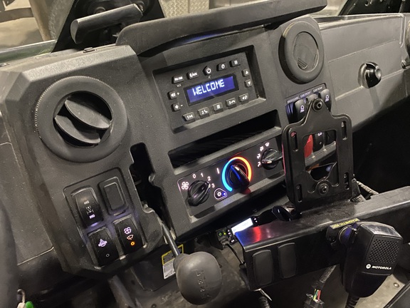 2025 John Deere XUV 845M - Photo6
