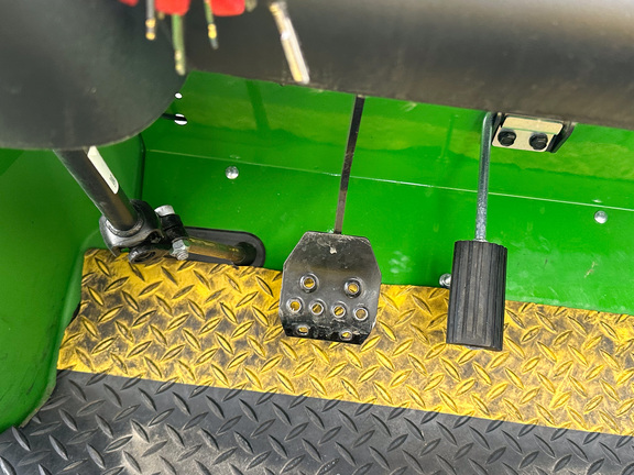 2024 John-Deere TX 4X2