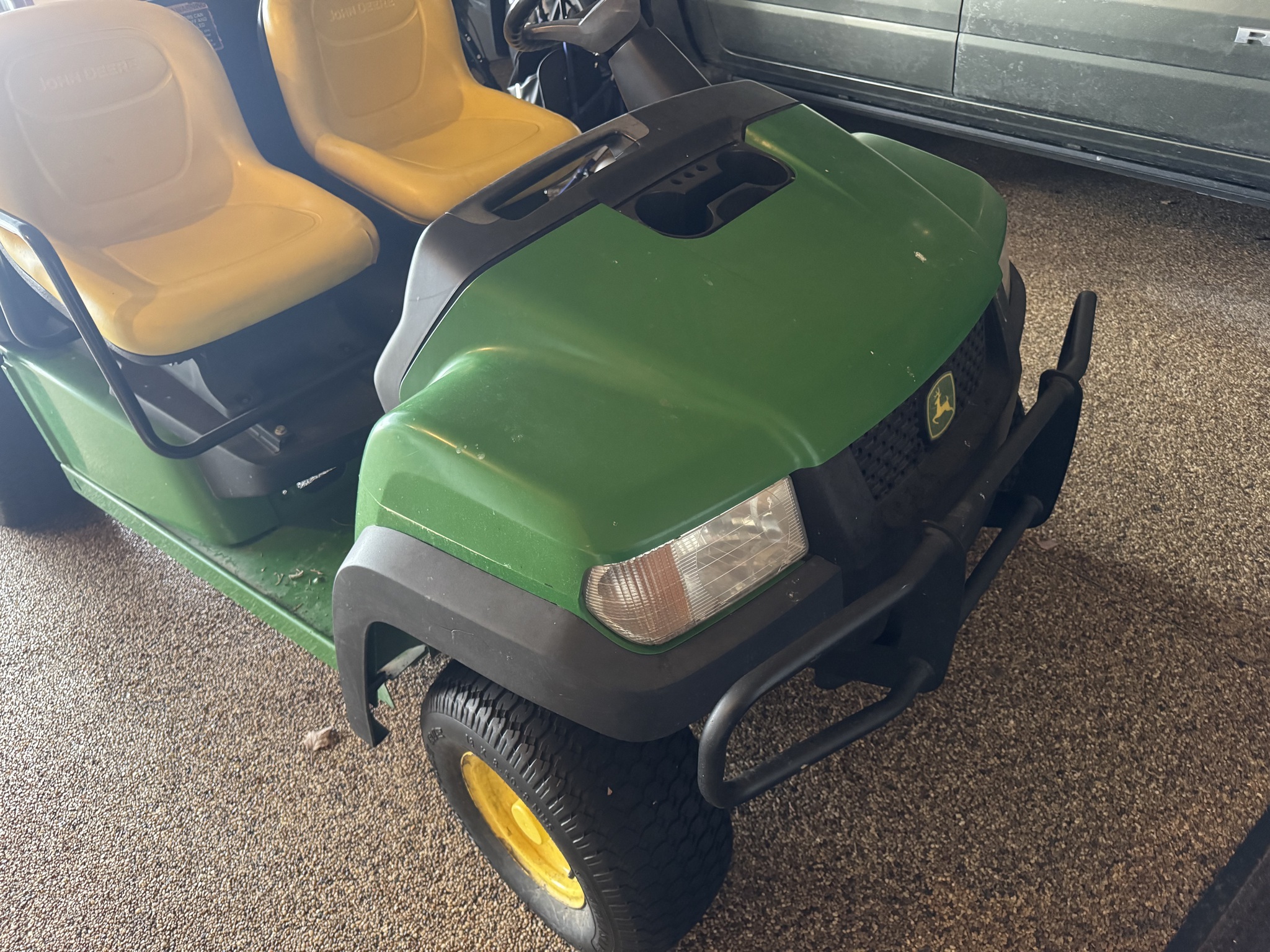 2005 John Deere CX Image 2