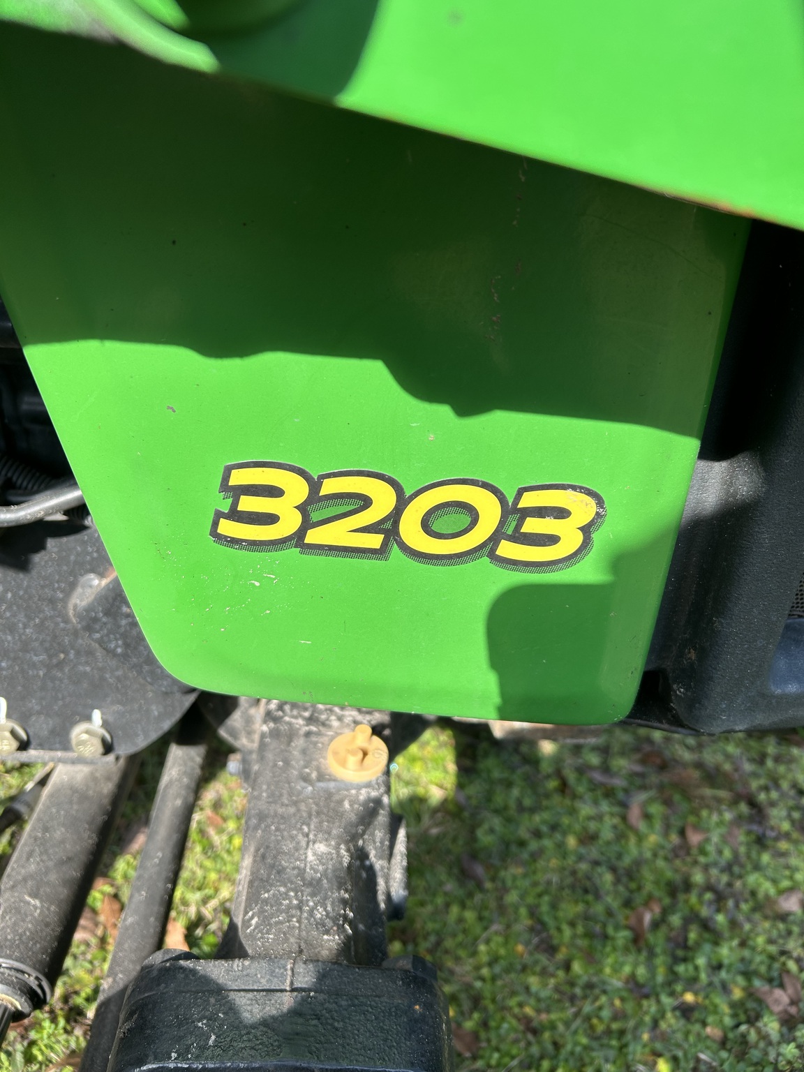 2007 John Deere 3203 Image 4