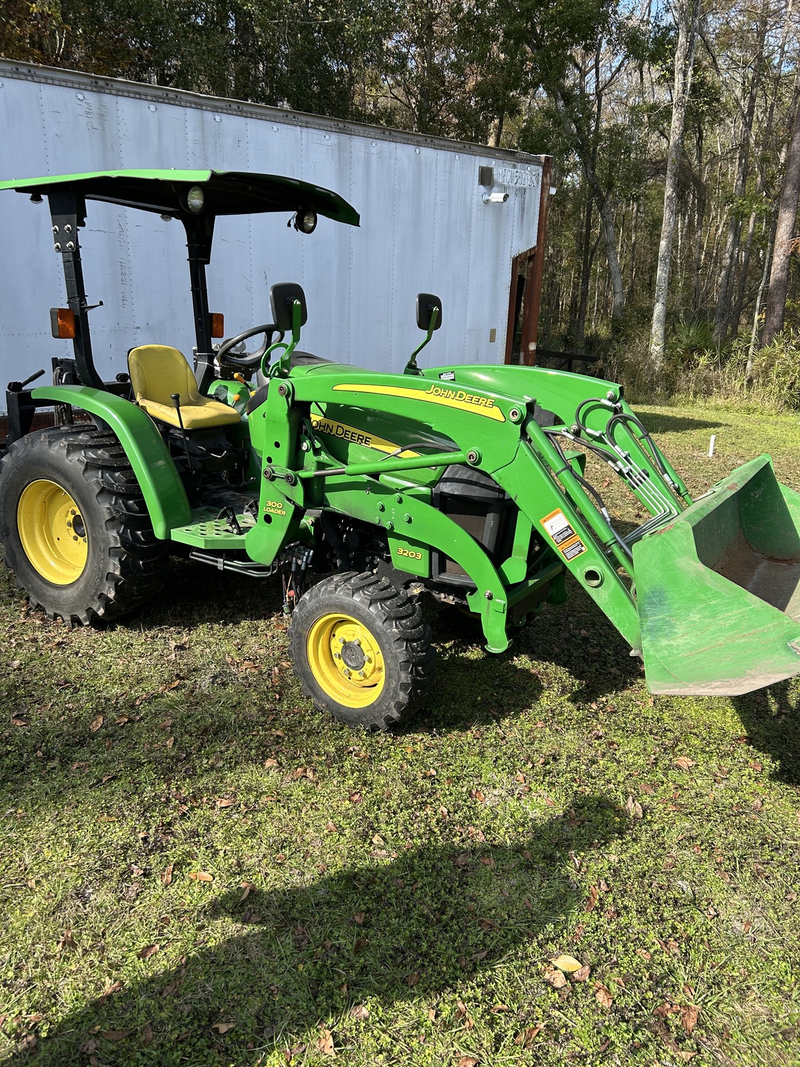 2007 John Deere 3203 Image 1