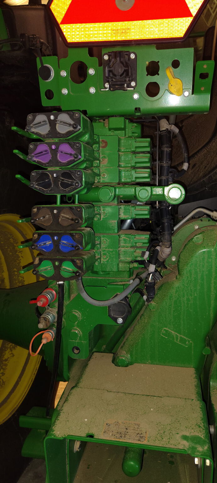 2022 John Deere 9R 590 Image 4