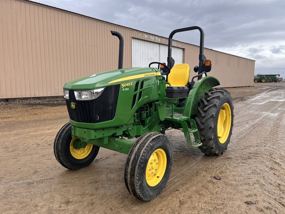  John Deere 5045E