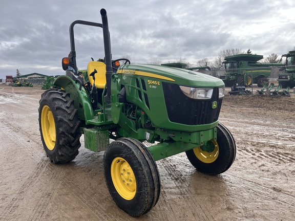 2018 John Deere 5045E - Photo3