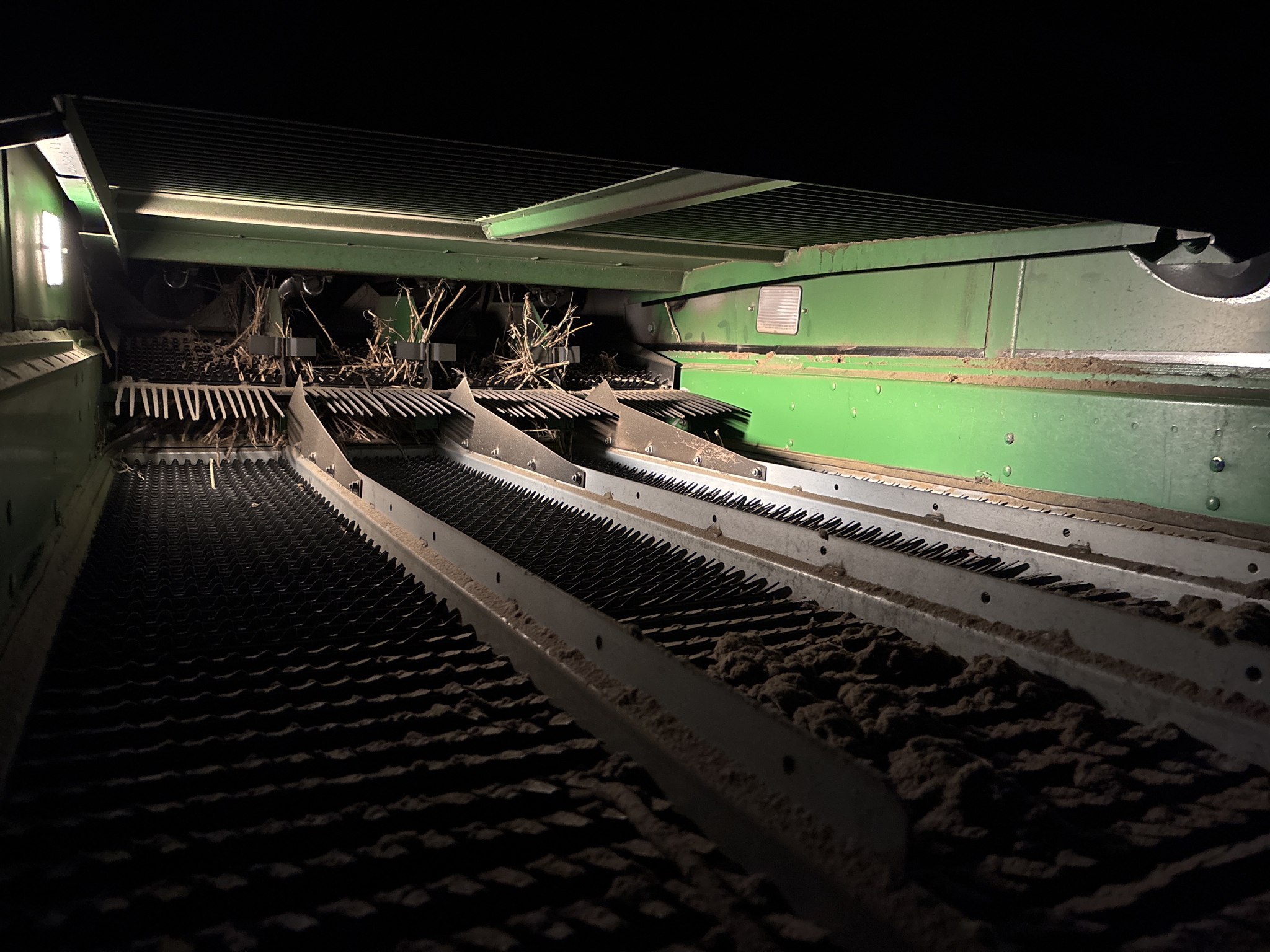 Used 2012 John Deere S670 Combines at Koenig Equipment in Urbana, OH - PhotoXL24