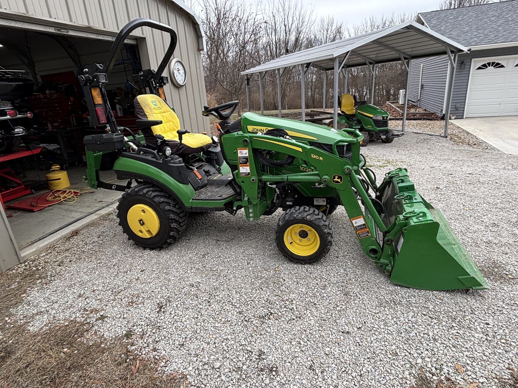  2023 John Deere 1025R at Heritage Tractor in Bloomington, IL