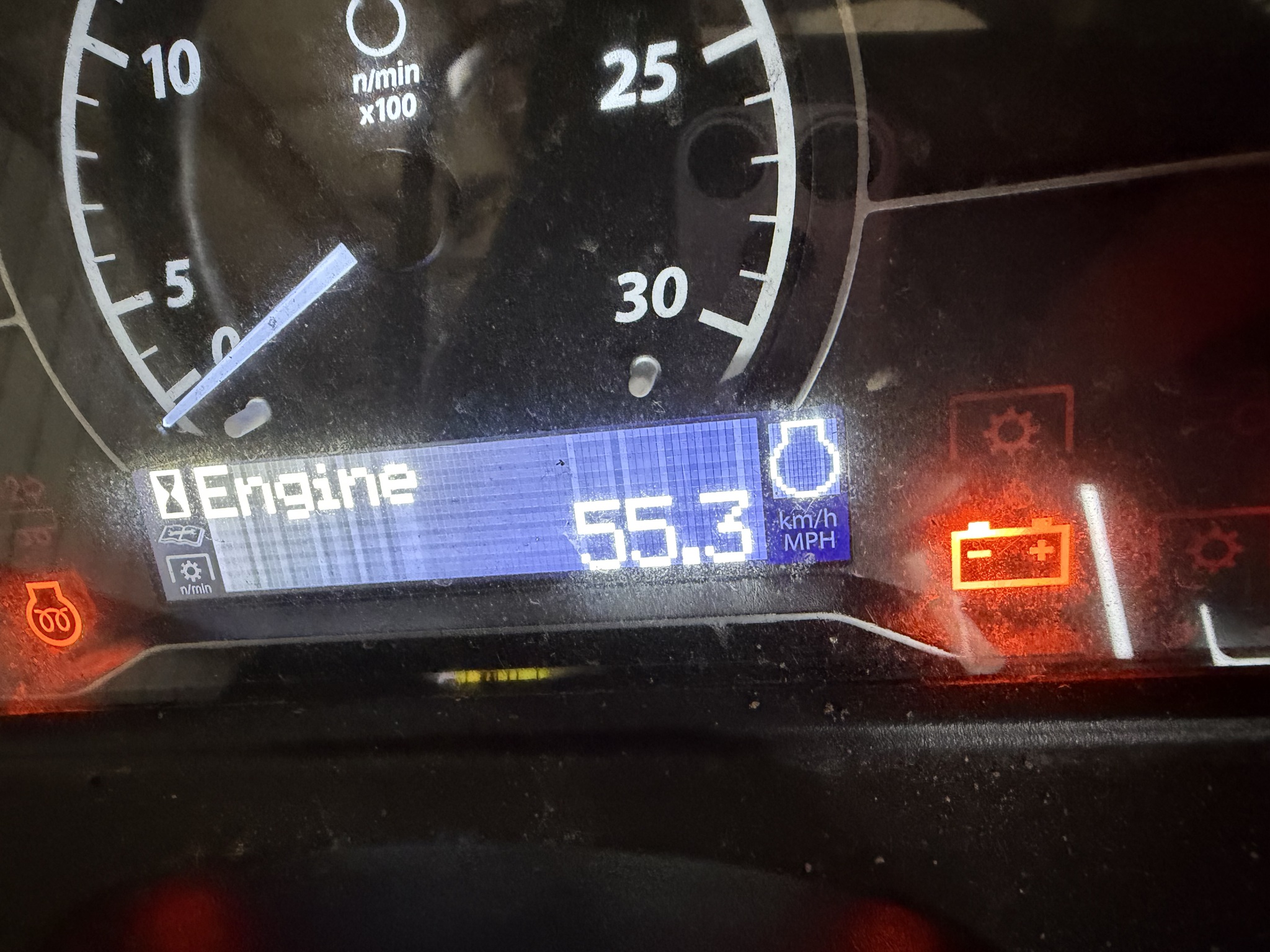 2023 John Deere 2032R Image 10