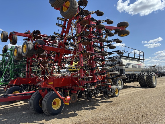 Used 2014 Bourgault 3320-66PHD Air Drills and Seeders at Horizon Ag & Turf in Vermilion, AB - Photo2