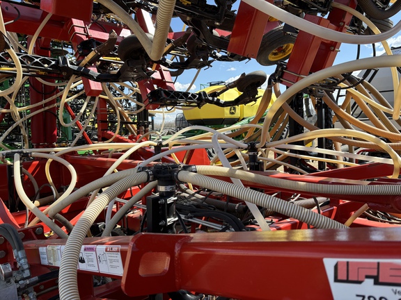 Used 2014 Bourgault 3320-66PHD Air Drills and Seeders at Horizon Ag & Turf in Vermilion, AB - Photo16