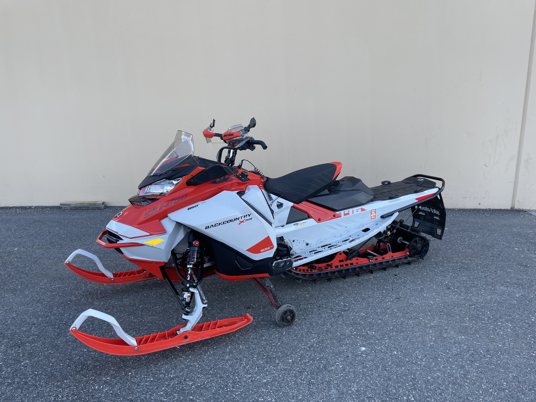 2021 Ski Doo BACKCOUNTRY X RS 850 E-TEC Image 1