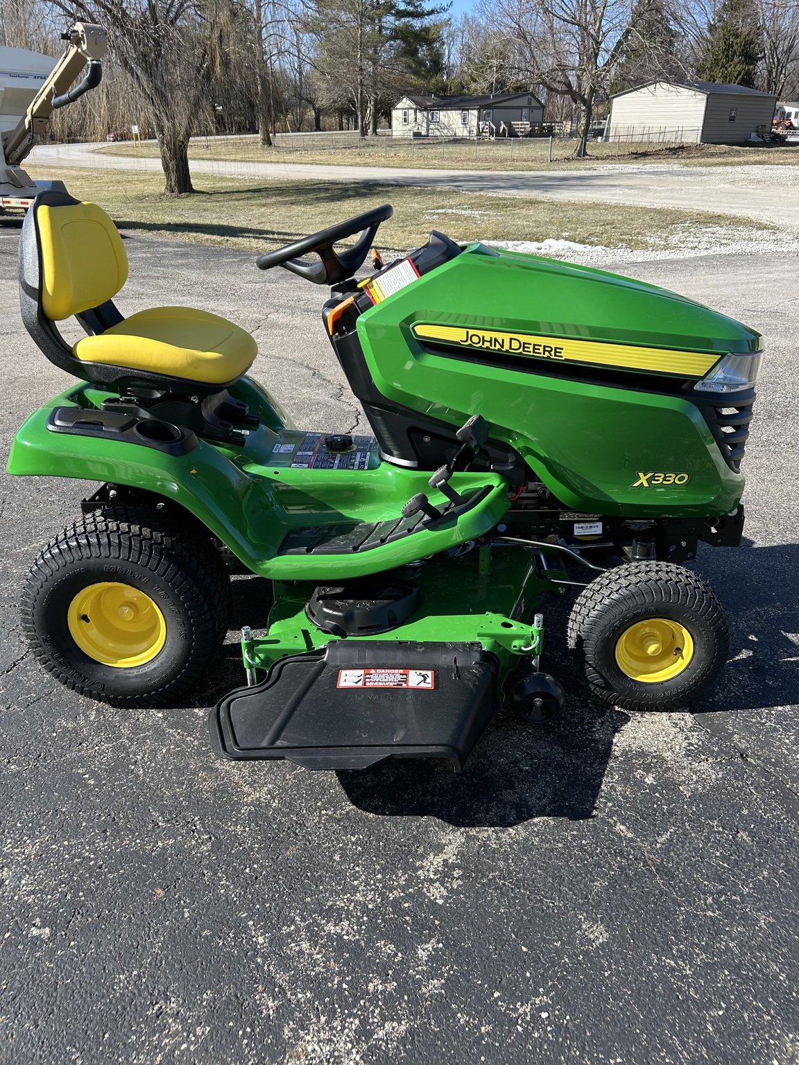 2026 John Deere X330 Image 5