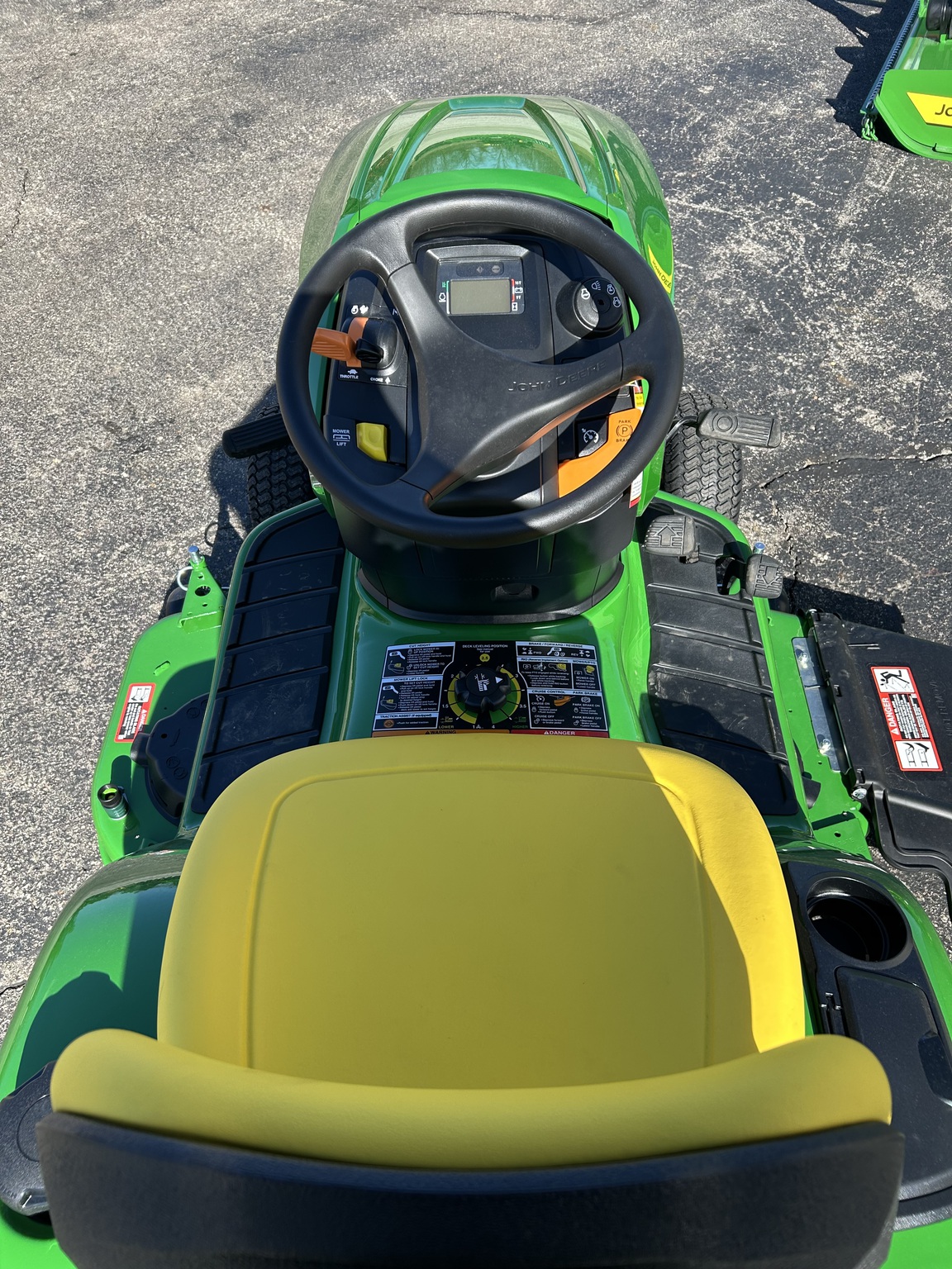 2026 John Deere X330 Image 15