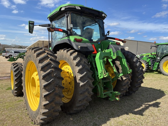 2025 John Deere 8R 310 Photo 3