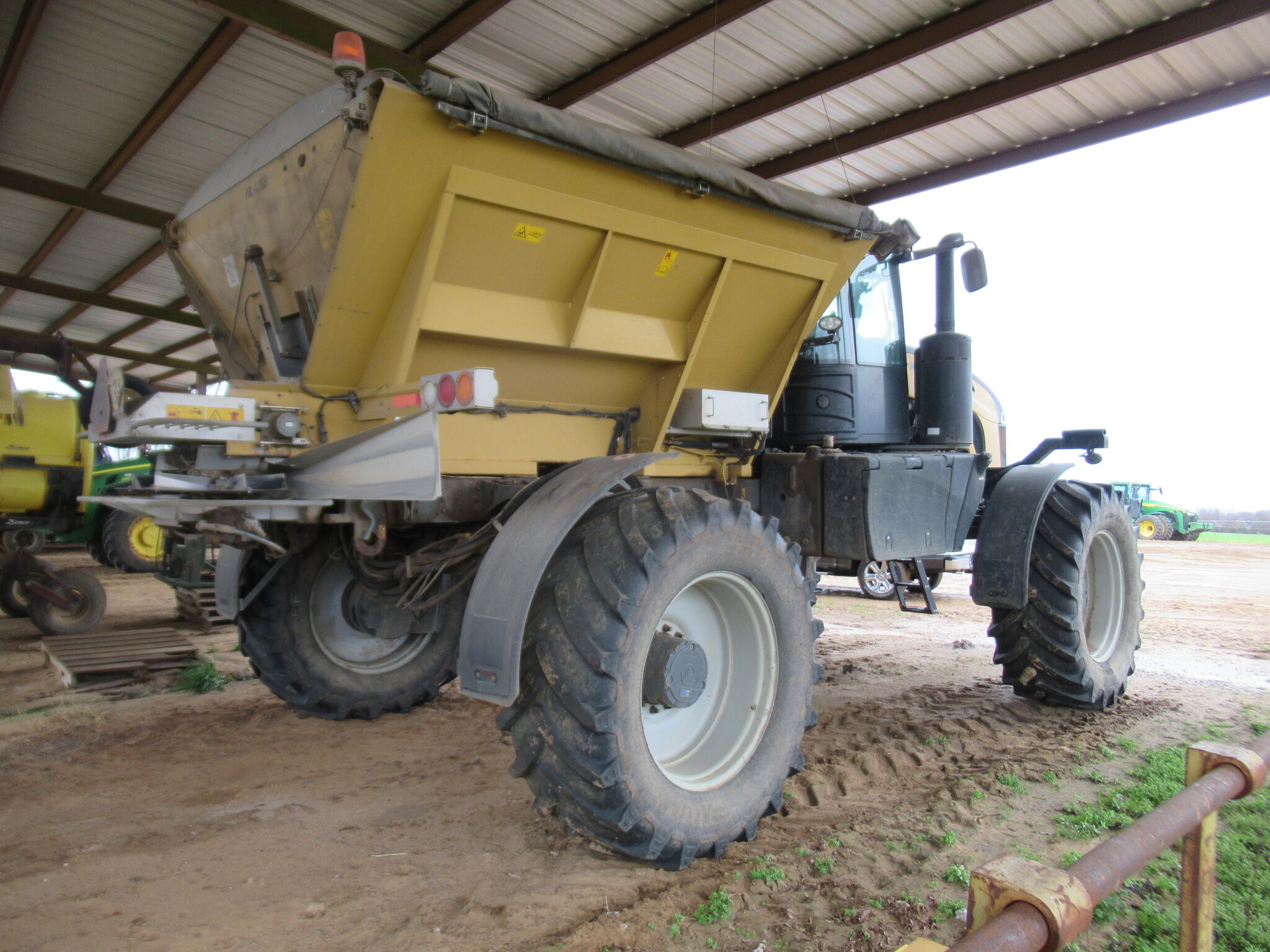 2020 RoGator RG1100C Image 4