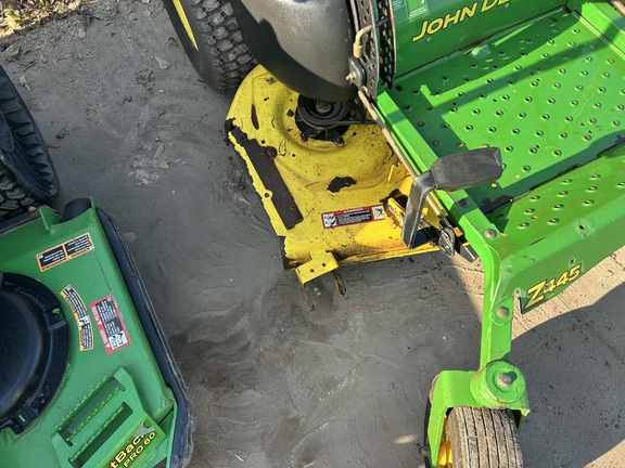 2010 John Deere Z445 Photo 6