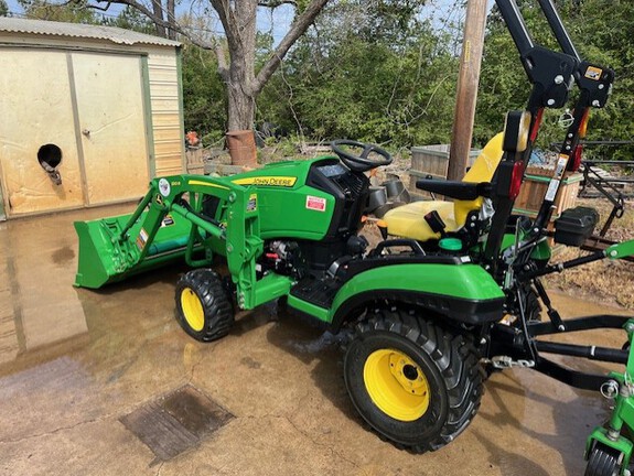 2022 John Deere 1025R Photo 2