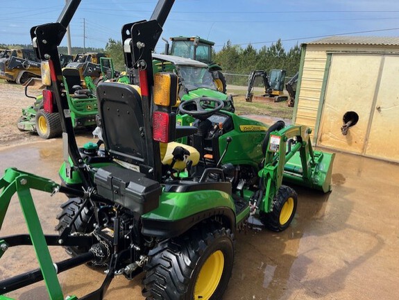 2022 John Deere 1025R Photo 4